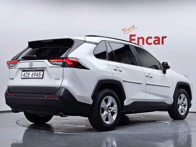 Toyota Rav4 2.5 2Wd, снимка 2 - Автомобили и джипове - 56131155