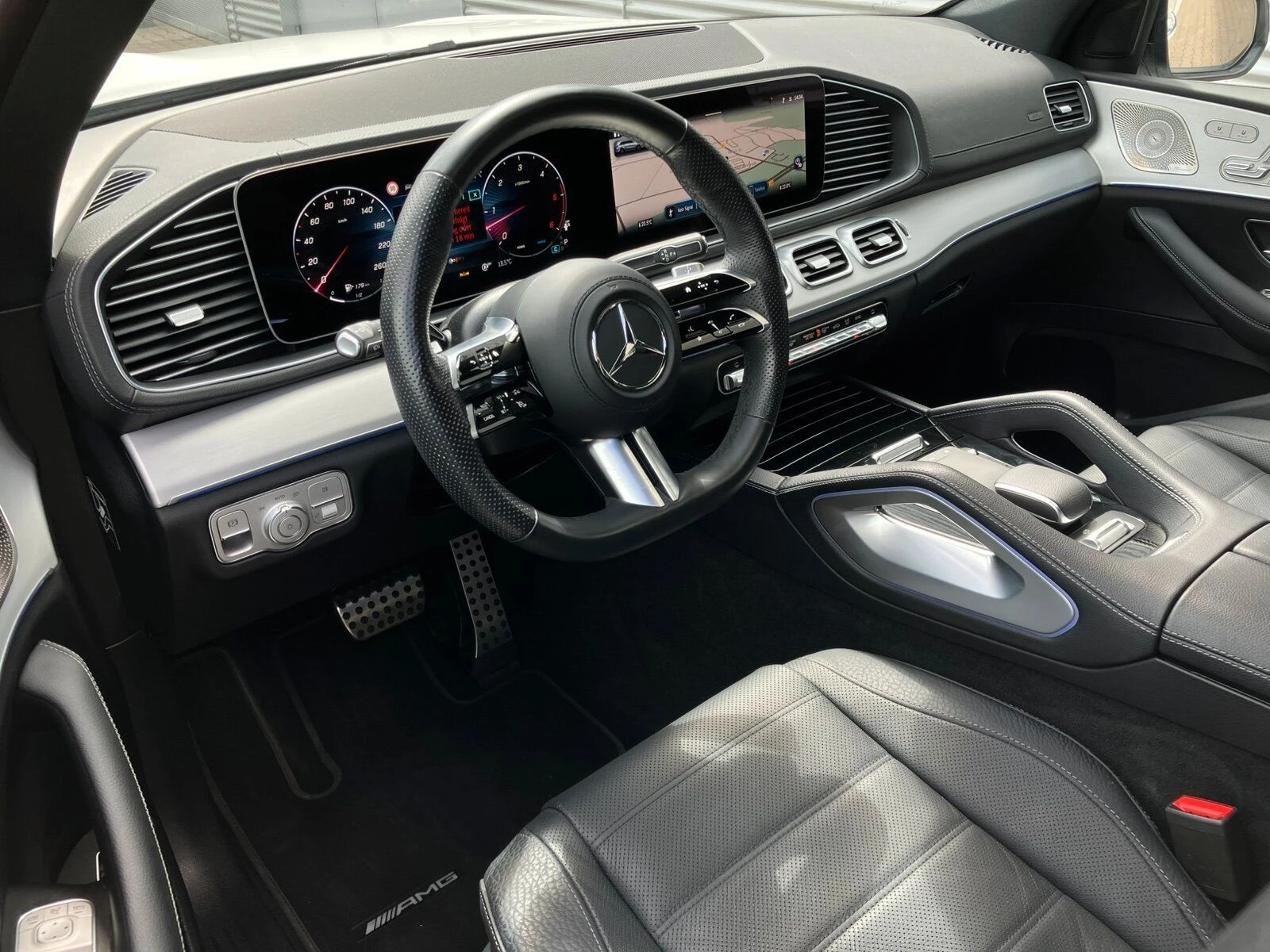 Mercedes-Benz GLS 350d 4Matic AMG Line - изображение 6