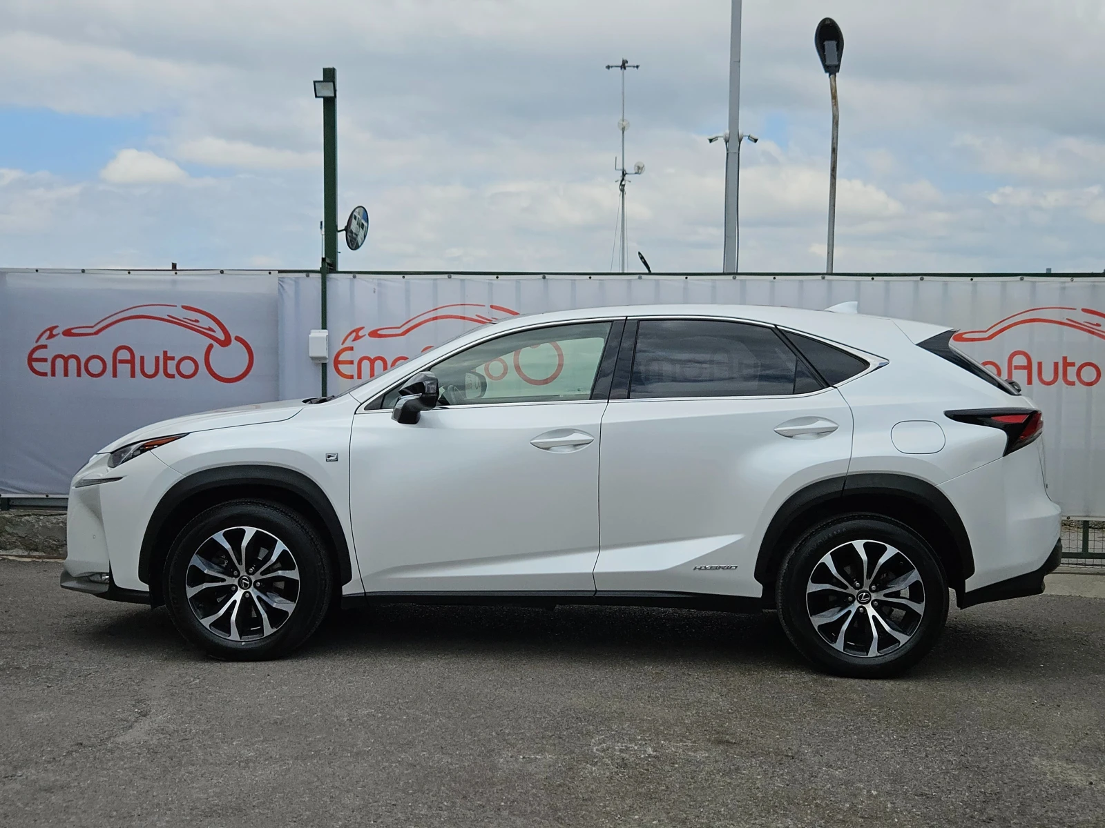 Lexus NX 300h 2.5Hybrid/F-SPORT/4X4/ACC/LED/NAVI/БЛУТУТ/EURO6B - изображение 6