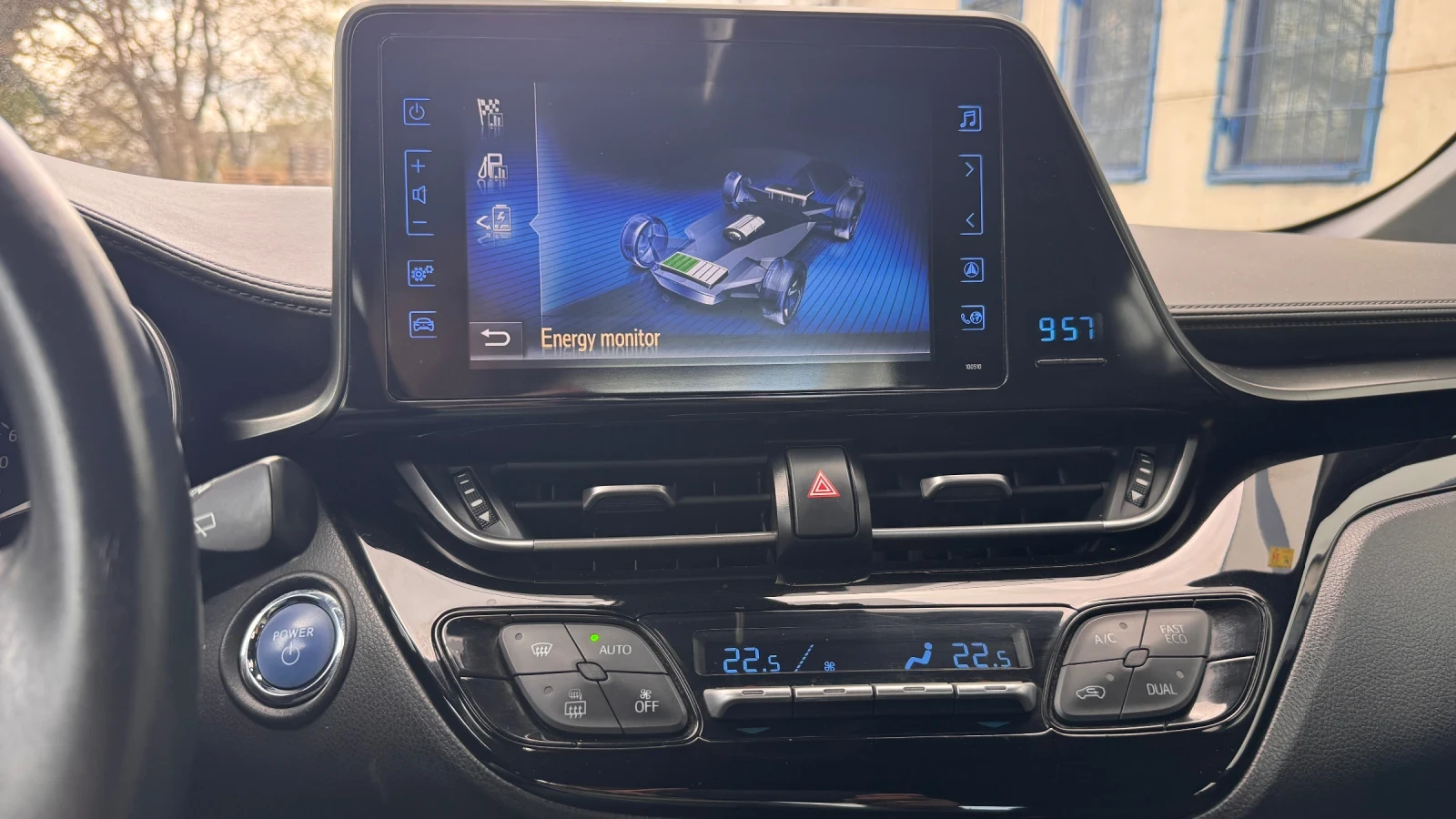 Toyota C-HR, снимка 12 - Автомобили и джипове - 54190827