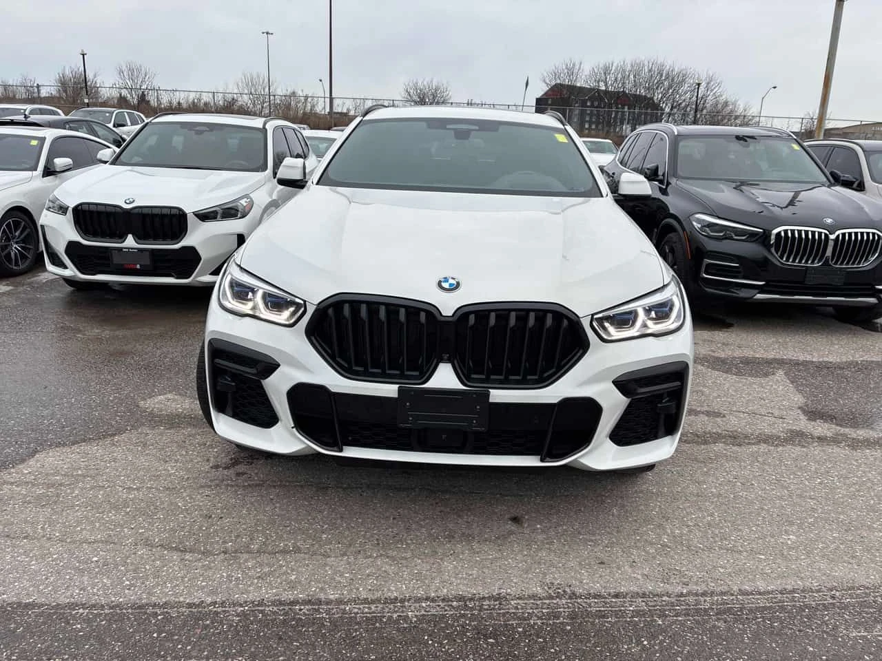 BMW X6 xDrive40i/ДИСТРОНИК/360/LASER/ПАНОРАМА/OT BMW, снимка 2 - Автомобили и джипове - 54445123