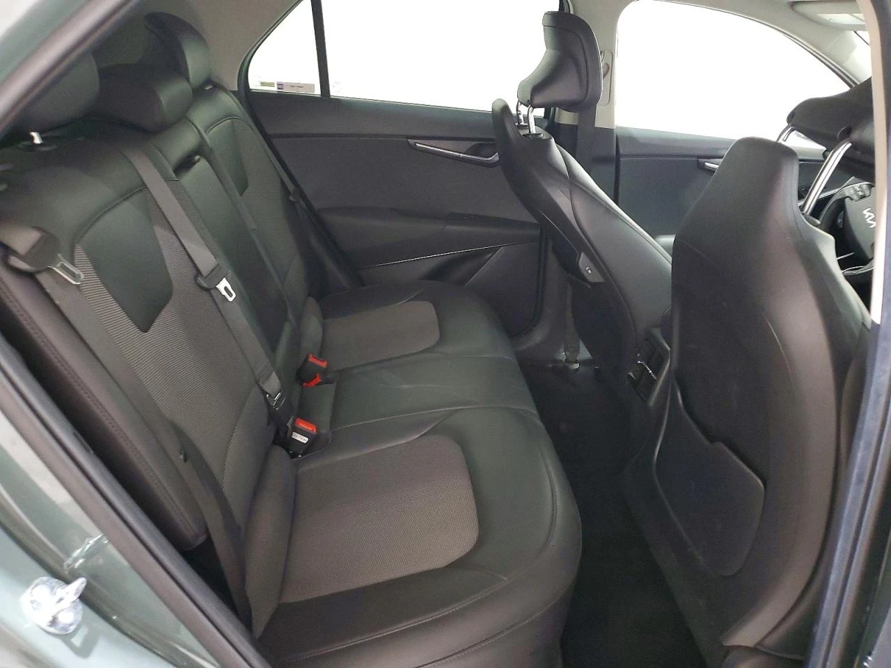 Kia Niro Wind, снимка 10 - Автомобили и джипове - 54624188