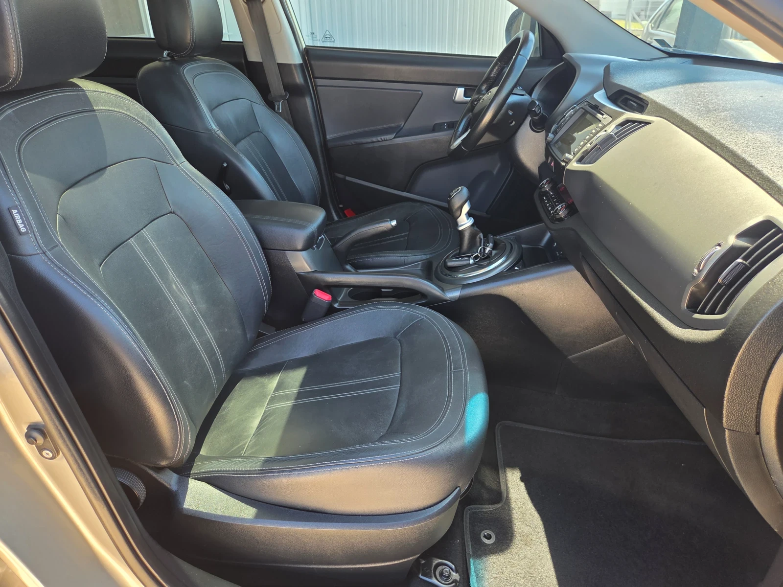 Kia Sportage 4?4/ПАНОРАМА, снимка 14 - Автомобили и джипове - 55243209
