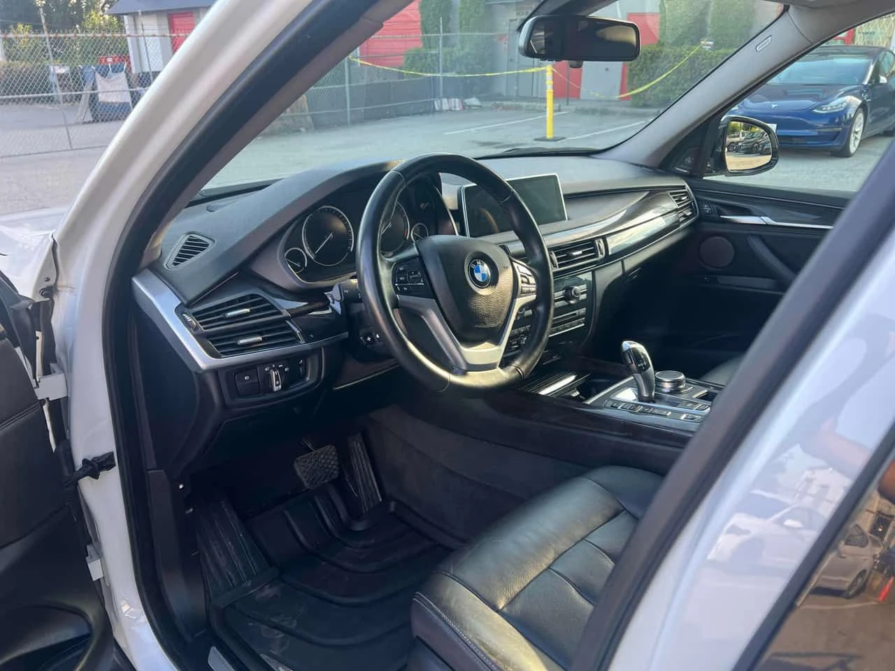 BMW X5 xDrive40e | CARFAX | АВТОКРЕДИТ БЕЗ ПЪРВОНАЧАЛНА , снимка 7 - Автомобили и джипове - 55373691