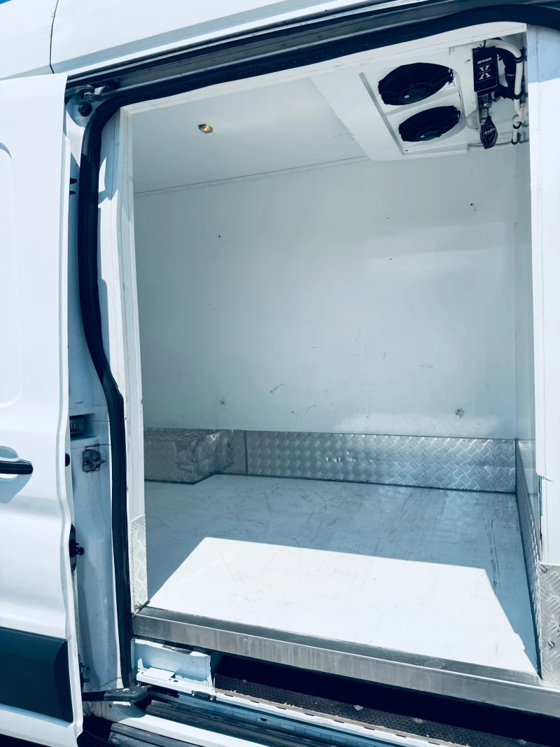 Ford Transit 2.2 TDCi 155 k.c * ХЛАДИЛЕН*  с Б категория , снимка 15 - Бусове и автобуси - 51126211