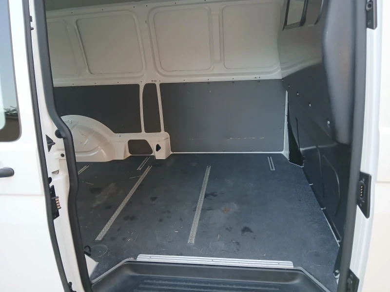 VW Transporter 2.0TDI, снимка 16 - Бусове и автобуси - 52837458