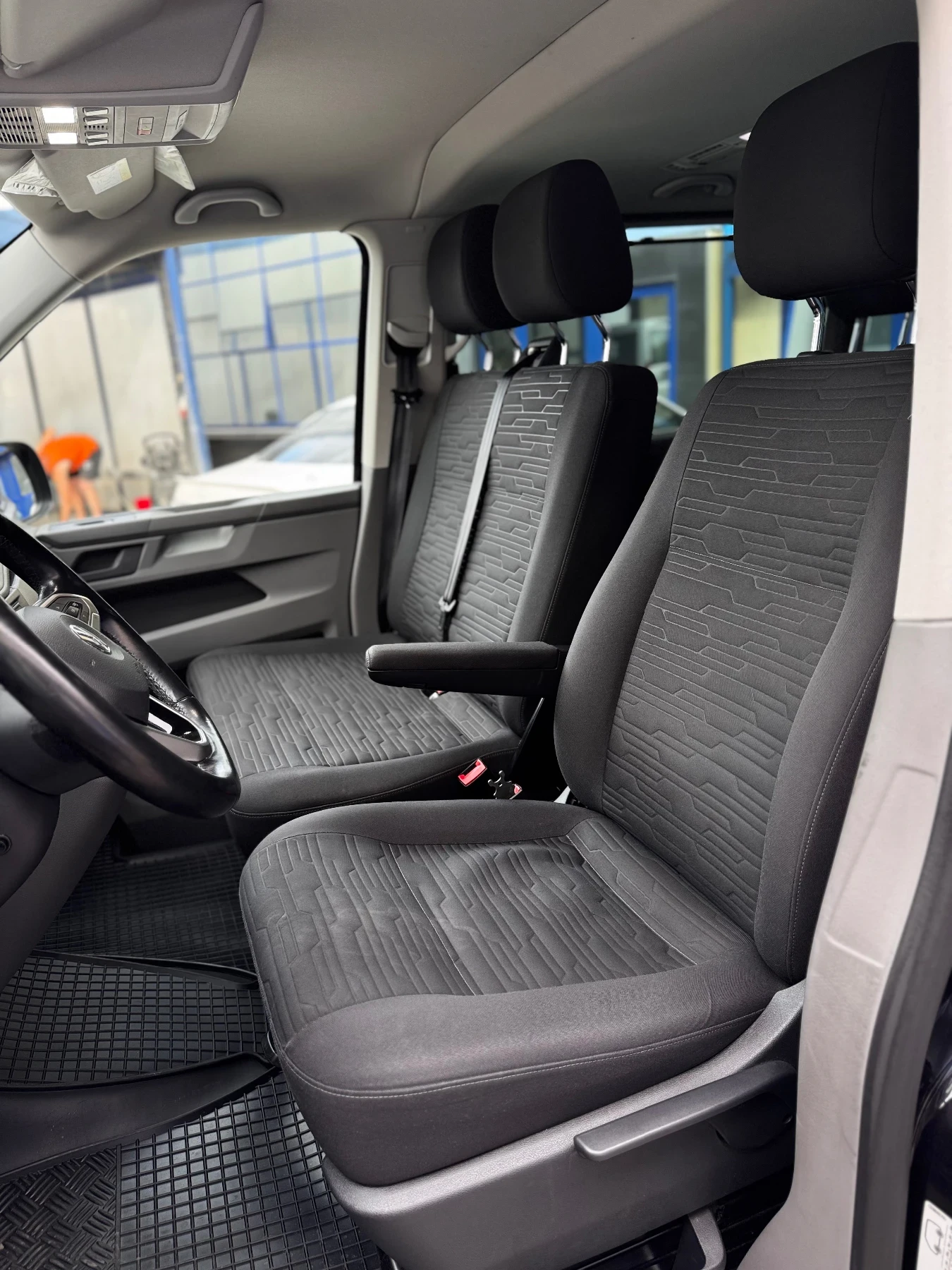 VW Caravelle T6.1 CARAVELLE 2.0TDI 150 AVTOMAT - изображение 8