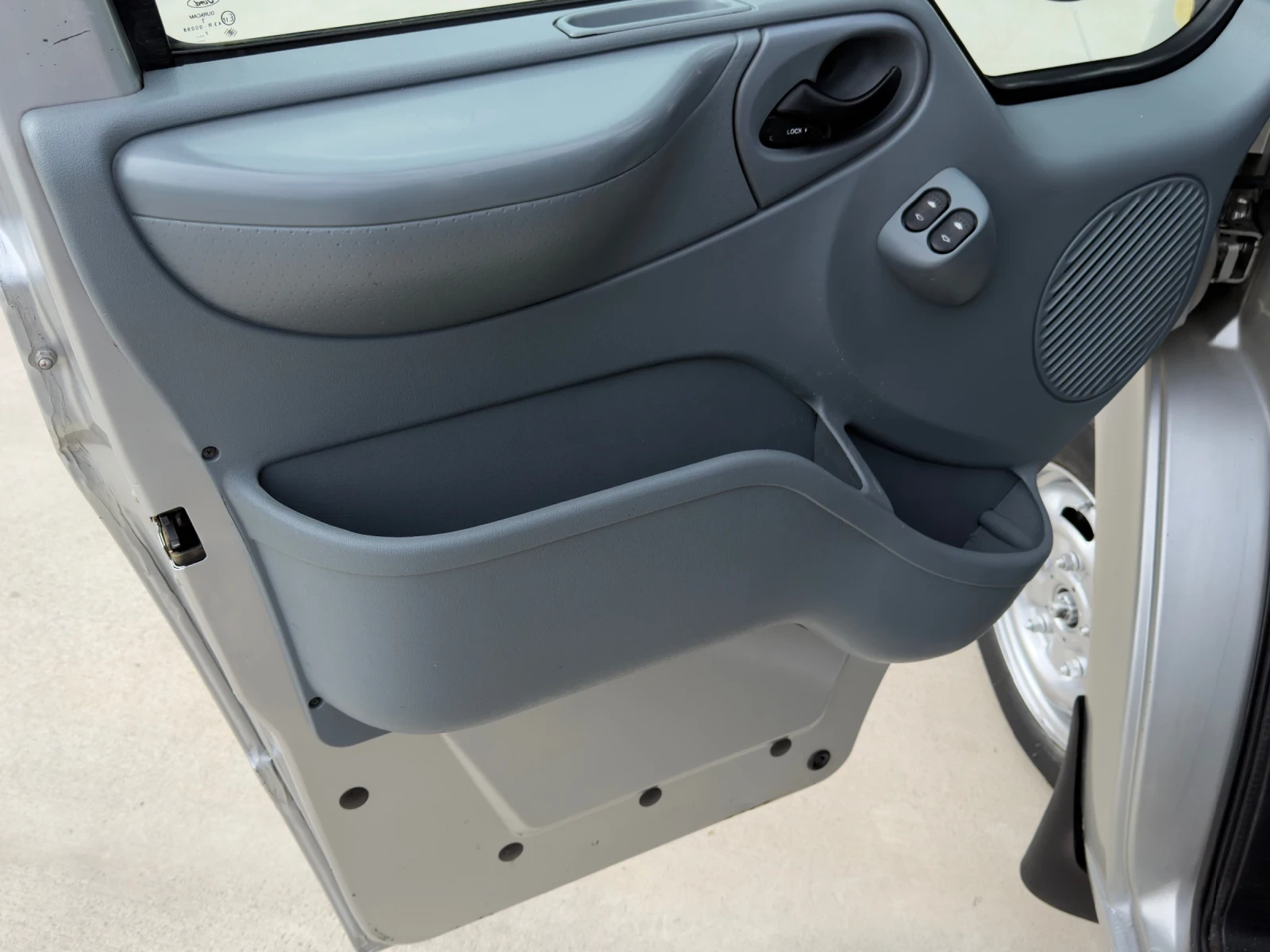 Ford Transit 2.2* 130кс* Климатик* 2ст-Врати* , снимка 14 - Бусове и автобуси - 54605524
