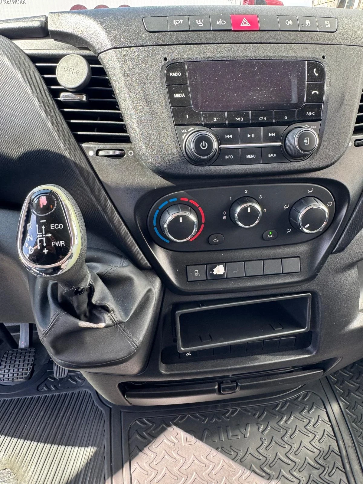 Iveco Daily 35s14* ХЛАДИЛЕН* БОРД* AC* ШВЕЙЦАРИЯ* , снимка 9 - Бусове и автобуси - 56022984