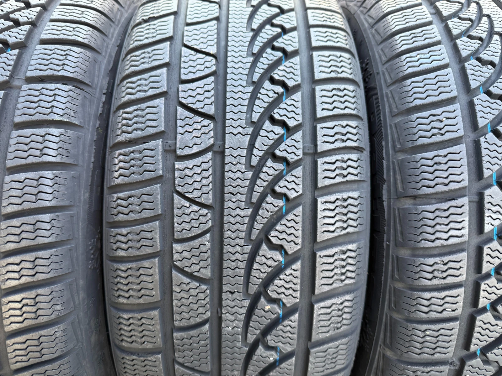 Гуми Зимни 205/55R16, снимка 6 - Гуми и джанти - 55832893