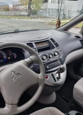 Mitsubishi Grandis 2.4 i, снимка 2