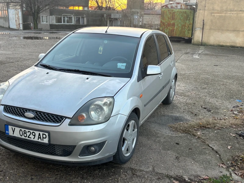 Ford Fiesta, снимка 1 - Автомобили и джипове - 48286810