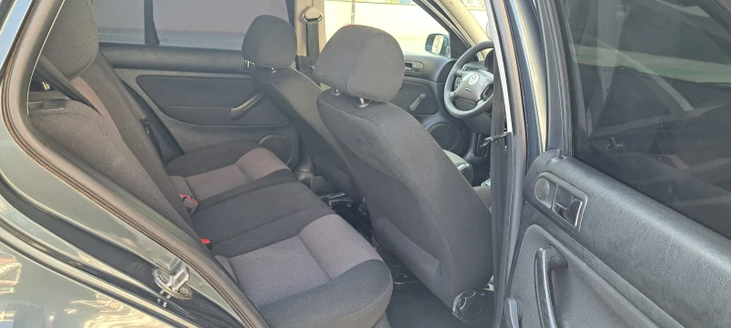 VW Golf 1.6SR/101КС, снимка 13 - Автомобили и джипове - 49418311