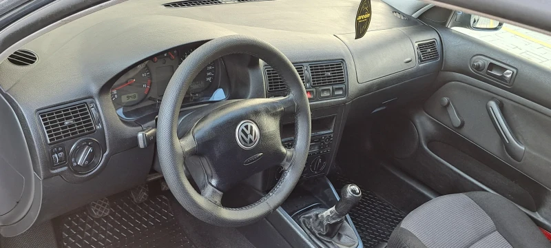 VW Golf 1.6SR/101КС, снимка 9 - Автомобили и джипове - 49418311