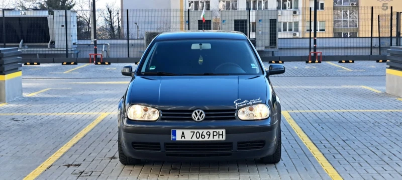 VW Golf 1.6SR/101КС, снимка 2 - Автомобили и джипове - 49418311