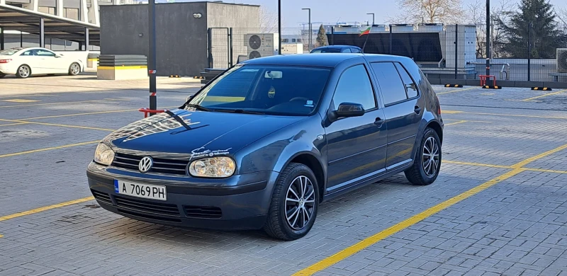 VW Golf 1.6SR/101КС, снимка 3 - Автомобили и джипове - 49418311