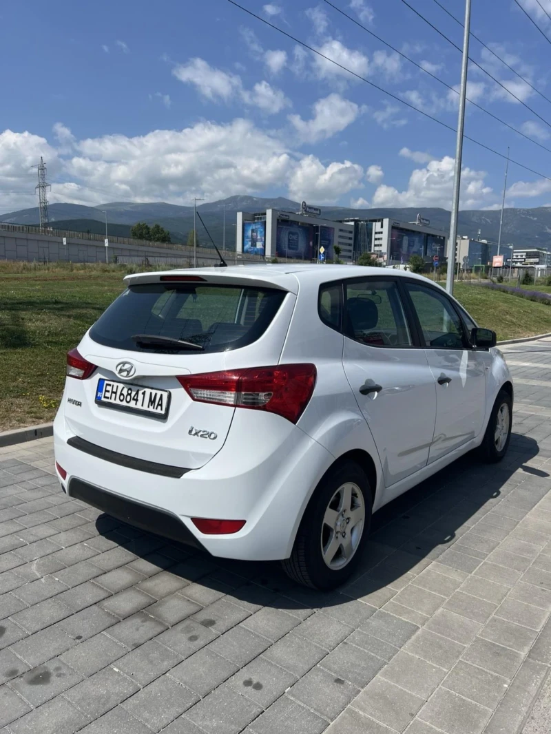 Hyundai Ix20, снимка 3 - Автомобили и джипове - 52563098