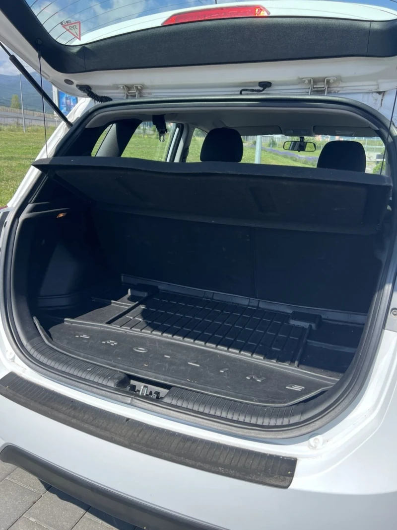 Hyundai Ix20, снимка 7 - Автомобили и джипове - 52563098