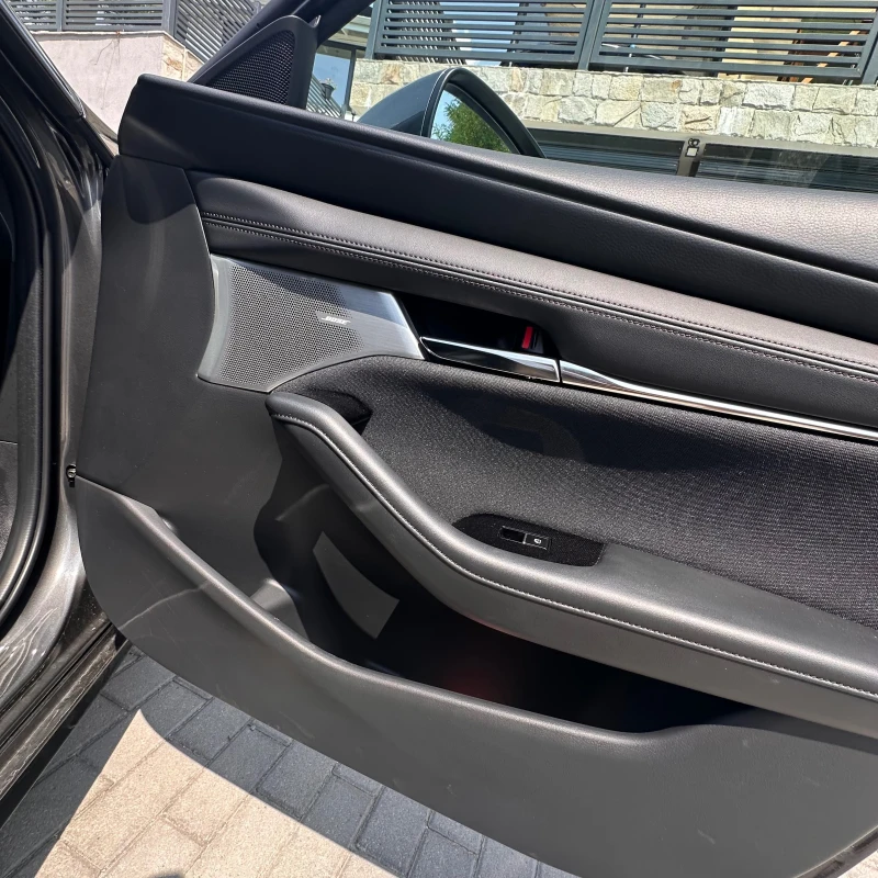 Mazda 3 E-SkyActiv X, снимка 9 - Автомобили и джипове - 52510632