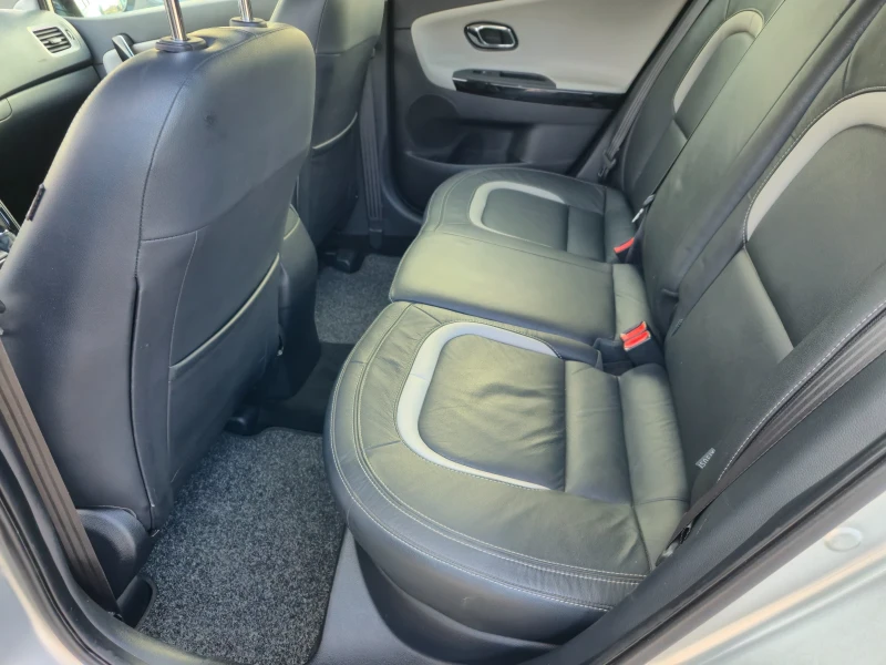 Kia Ceed 1.6 CRDi* 128к.с* Всички екстри за модела, снимка 11 - Автомобили и джипове - 52392623