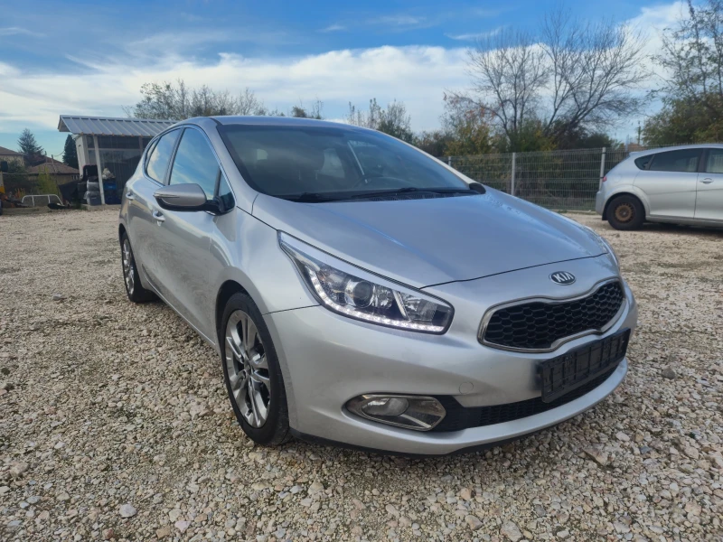 Kia Ceed 1.6 CRDi* 128к.с* Всички екстри за модела, снимка 3 - Автомобили и джипове - 52392623
