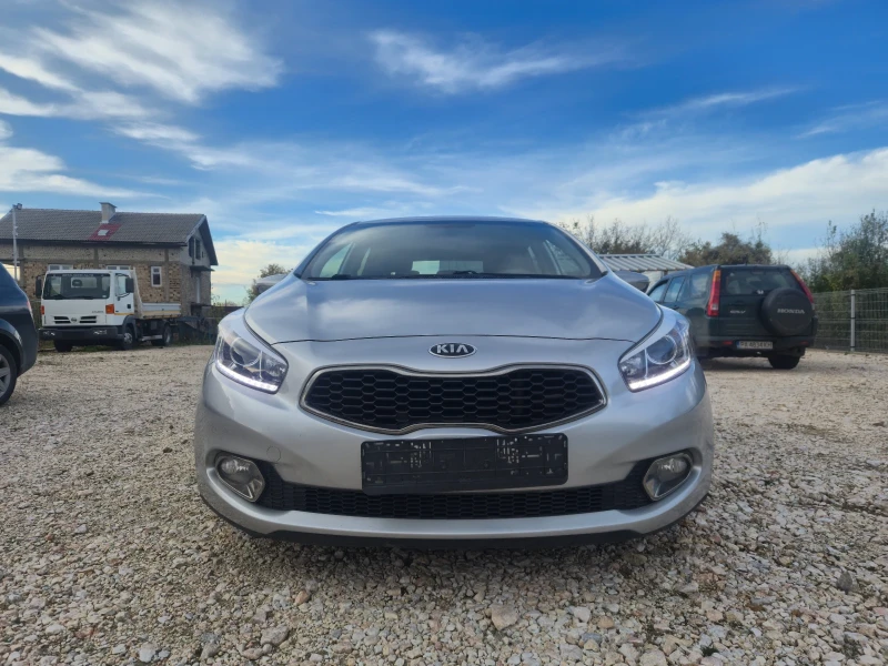 Kia Ceed 1.6 CRDi* 128к.с* Всички екстри за модела, снимка 2 - Автомобили и джипове - 52392623