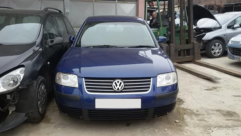 VW Passat 5 2.0i, снимка 1 - Автомобили и джипове - 47421502