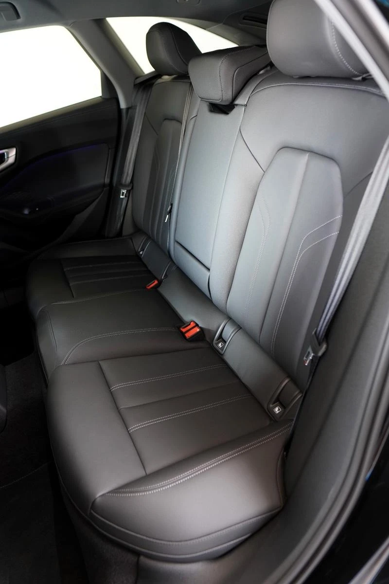 Audi A5 40 TDI AVANT/ NEW MODEL/ S-LINE/ LED/ CAMERA/, снимка 15 - Автомобили и джипове - 51804465