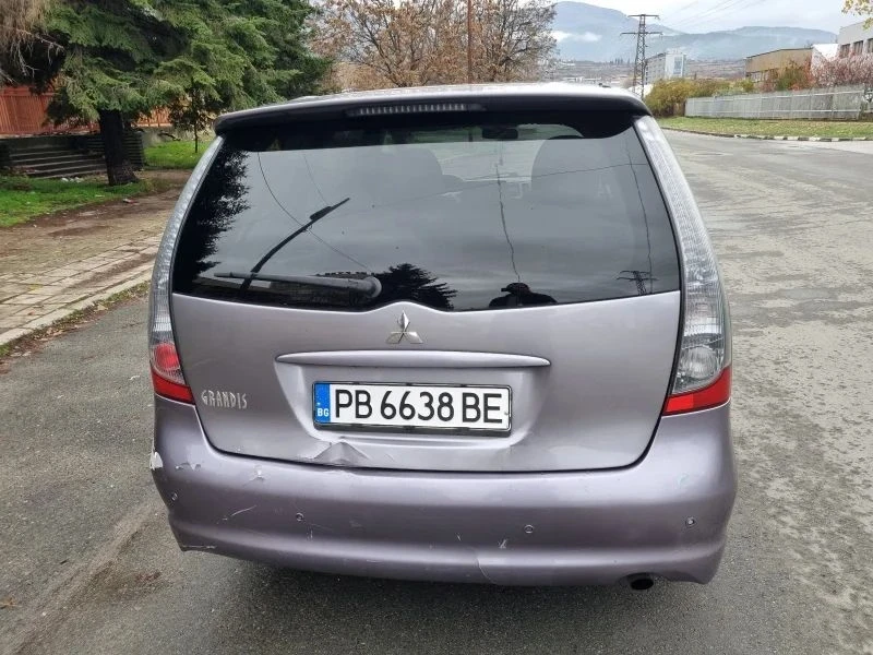 Mitsubishi Grandis 2.4 i, снимка 8 - Автомобили и джипове - 55957134