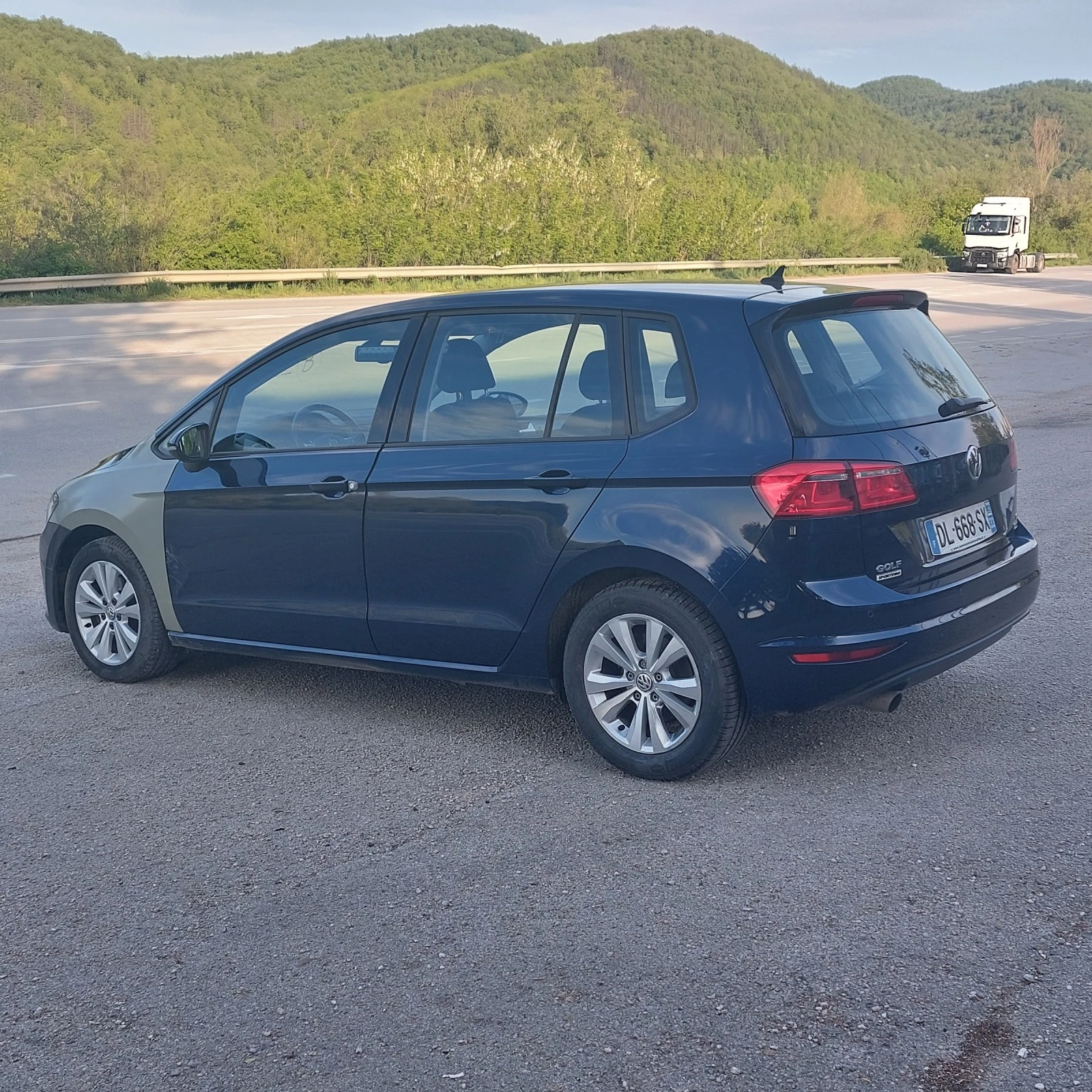 VW Golf 1.6tdi sportvan EURO 6  155600km - изображение 6