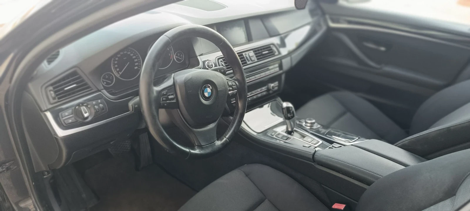 BMW 520 2.0i 184 k.c. 2012 година , снимка 8 - Автомобили и джипове - 53734009