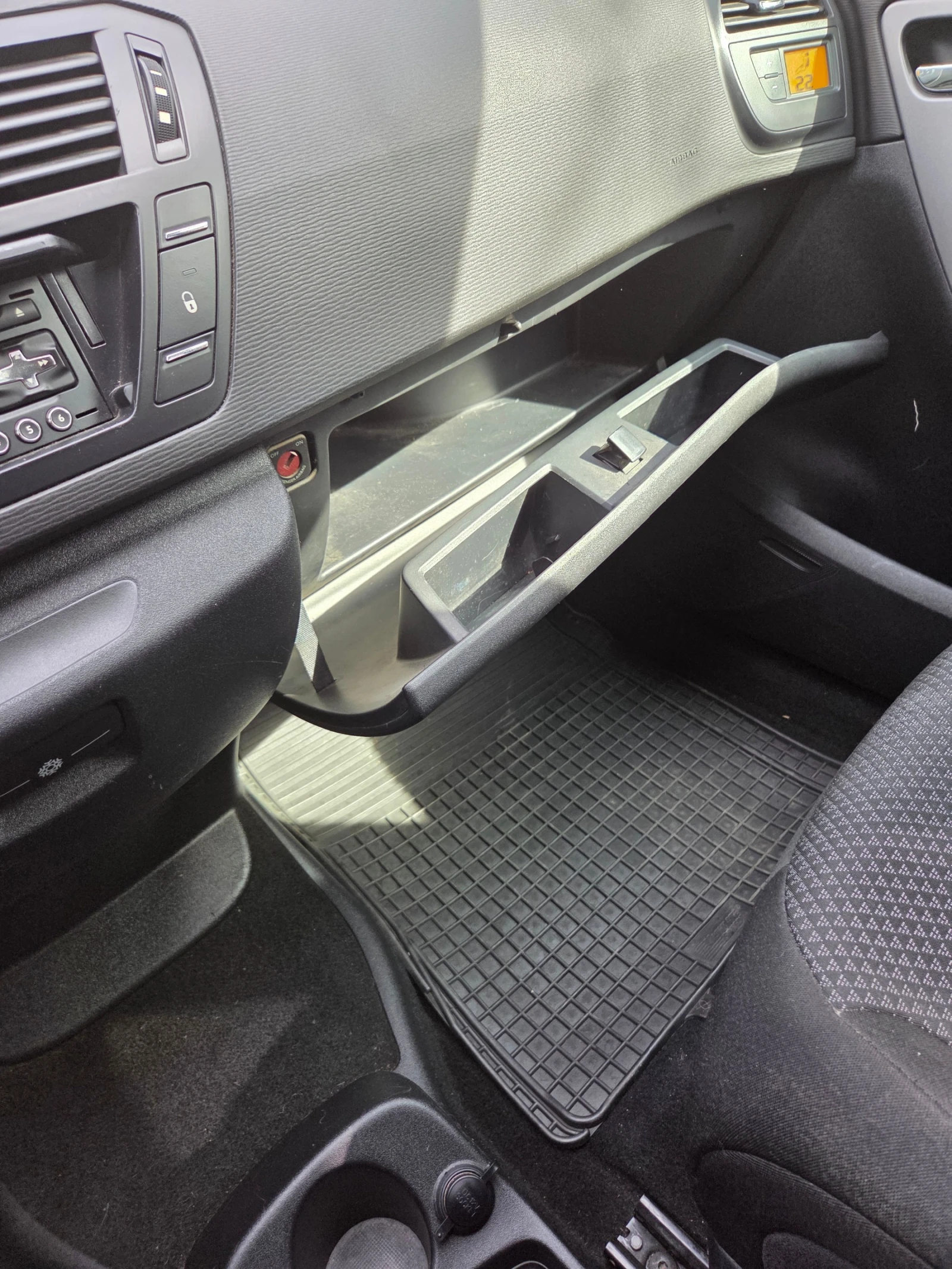 Citroen Grand C4 Picasso, снимка 15 - Автомобили и джипове - 53754491