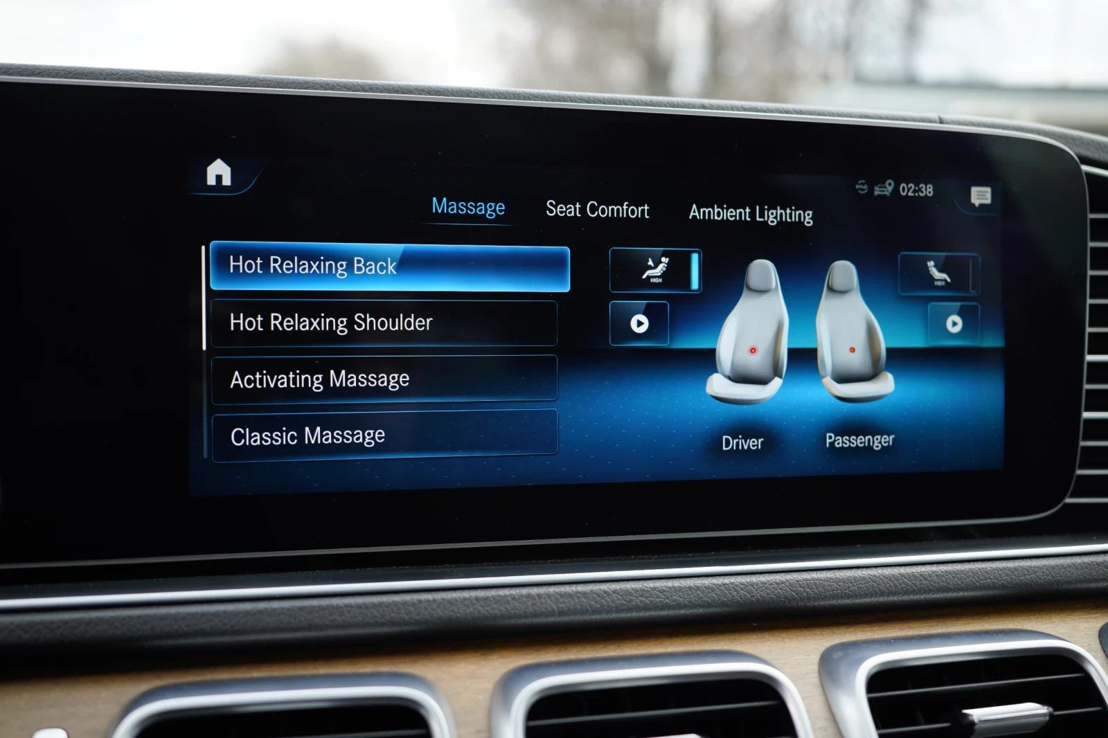 Mercedes-Benz GLS 450 360* Масаж * Обдухване* Pano* Burmester, снимка 14 - Автомобили и джипове - 53933838