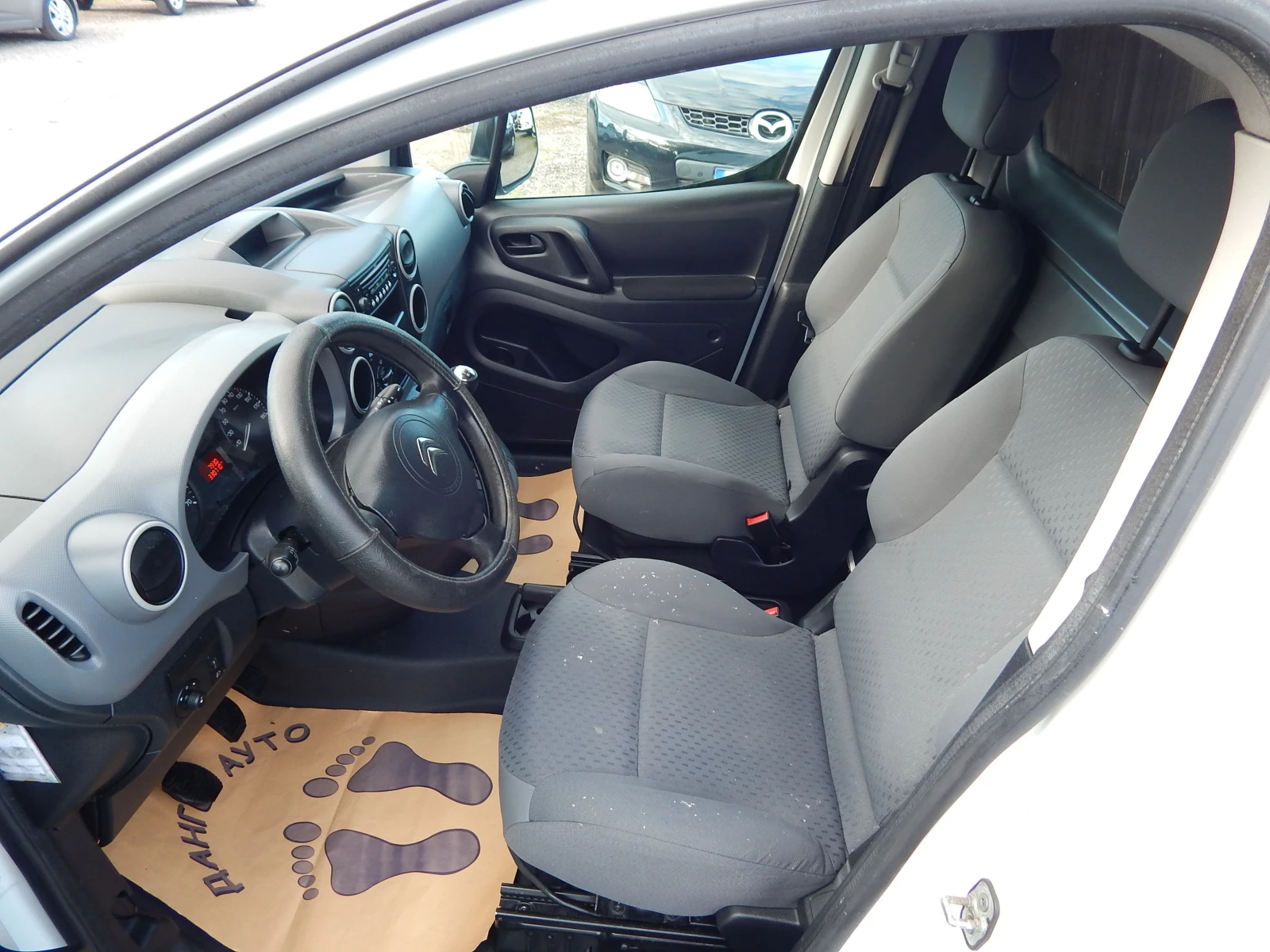Citroen Berlingo 1.6HDI* , снимка 10 - Автомобили и джипове - 54547581