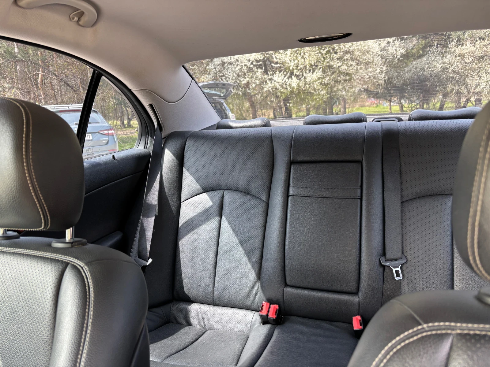 Mercedes-Benz E 280 Sport pack, снимка 16 - Автомобили и джипове - 54822487
