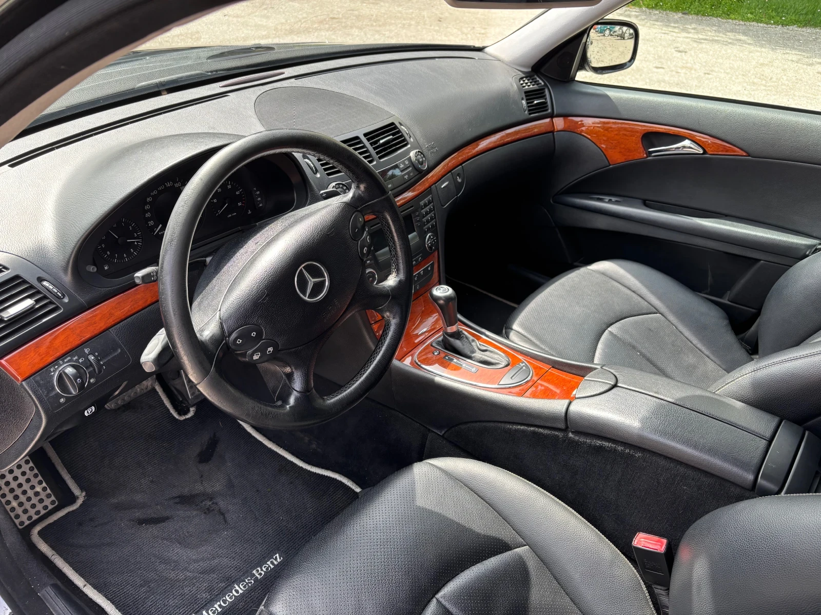 Mercedes-Benz E 280 Sport pack, снимка 12 - Автомобили и джипове - 54822487
