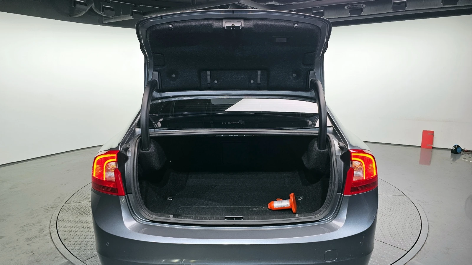 Volvo S60 D3 | Памет; подгрев седалки | Подгрев волан, снимка 6 - Автомобили и джипове - 54893643