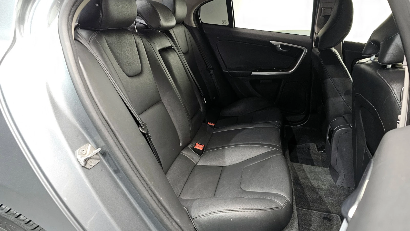 Volvo S60 D3 | Памет; подгрев седалки | Подгрев волан, снимка 11 - Автомобили и джипове - 54893643