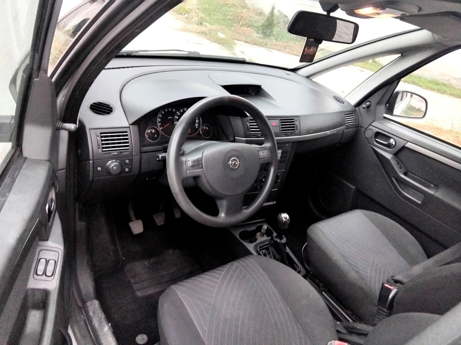 Opel Meriva 1.4i.80k + КЛИМА + ГАЗОВ ИНЖЕКЦИОН 2006г , снимка 16 - Автомобили и джипове - 55161173