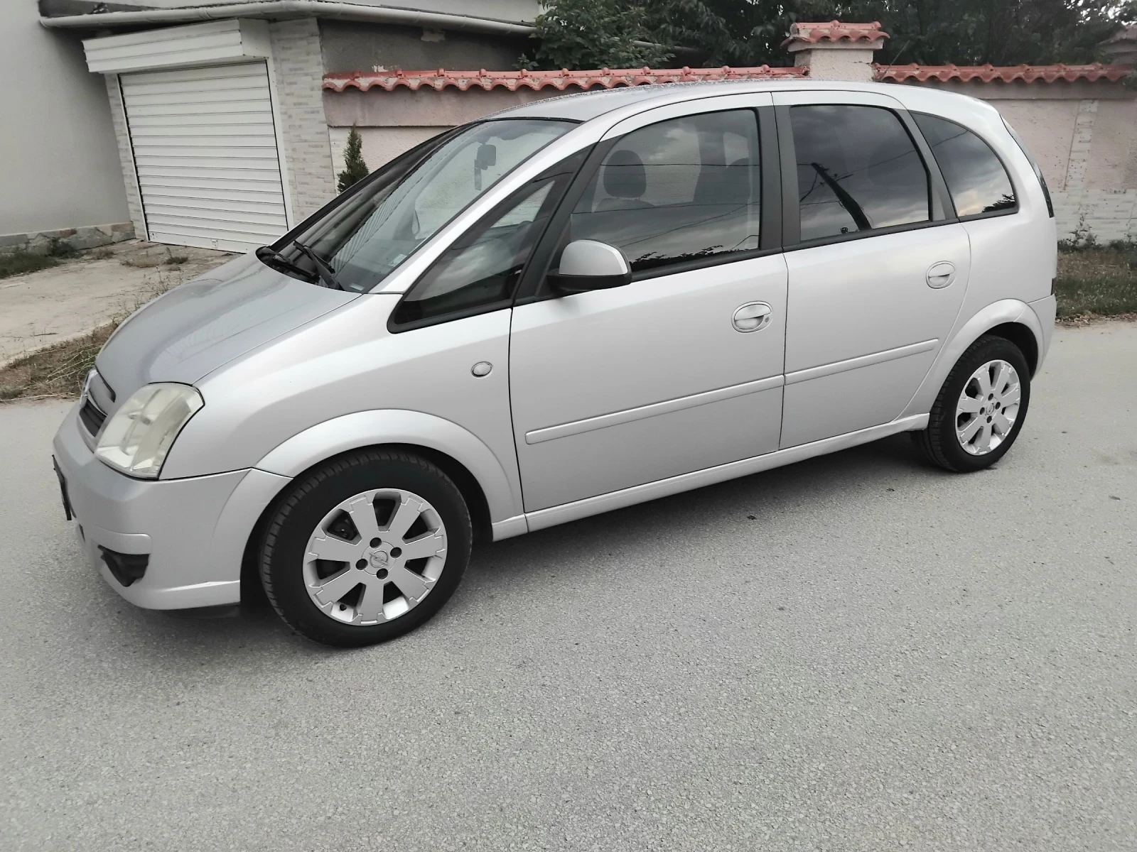 Opel Meriva 1.4i.80k + КЛИМА + ГАЗОВ ИНЖЕКЦИОН 2006г , снимка 2 - Автомобили и джипове - 55161173