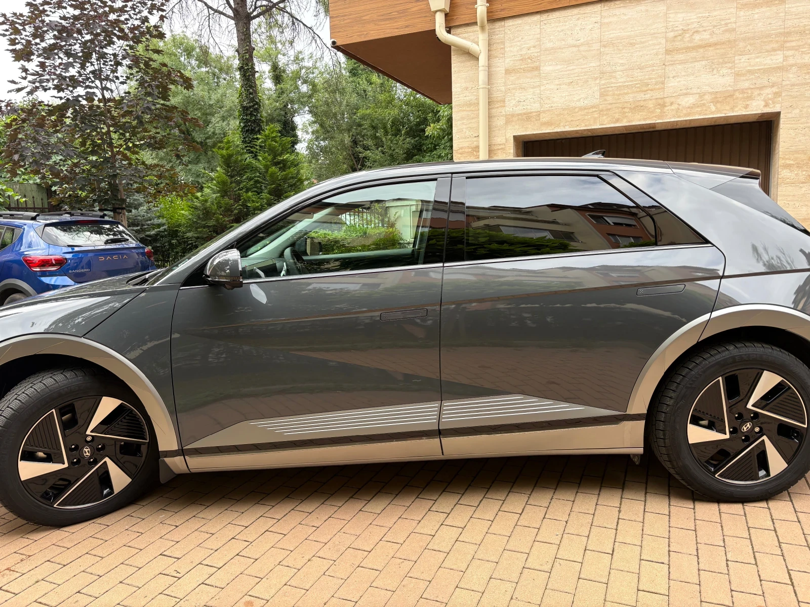 Hyundai Ioniq 5 Facelift 4x4 84kwh Лизинг, снимка 4 - Автомобили и джипове - 55251518