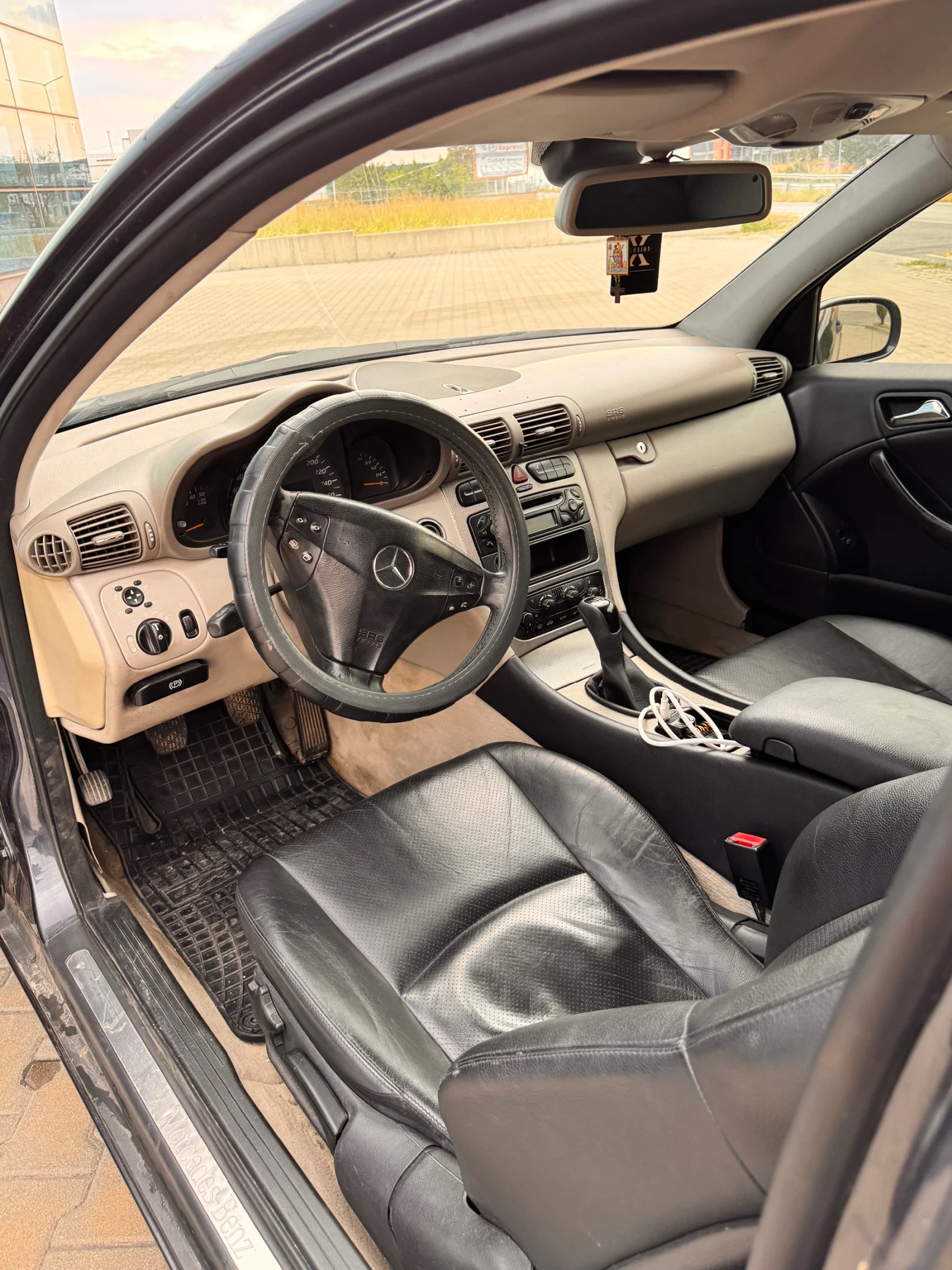 Mercedes-Benz 220 C220 coupe, снимка 6 - Автомобили и джипове - 55317471