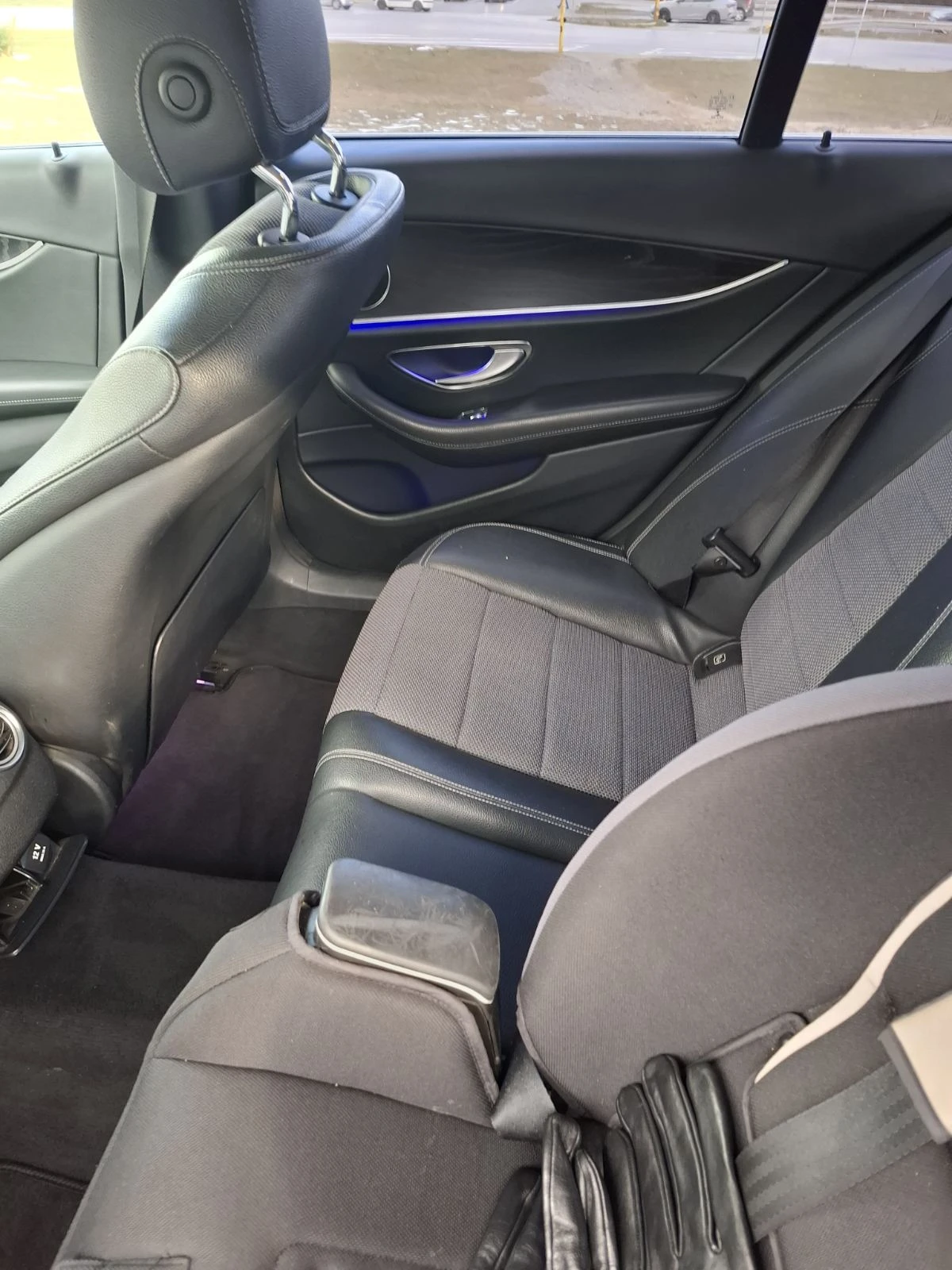 Mercedes-Benz E 220, снимка 10 - Автомобили и джипове - 55364215