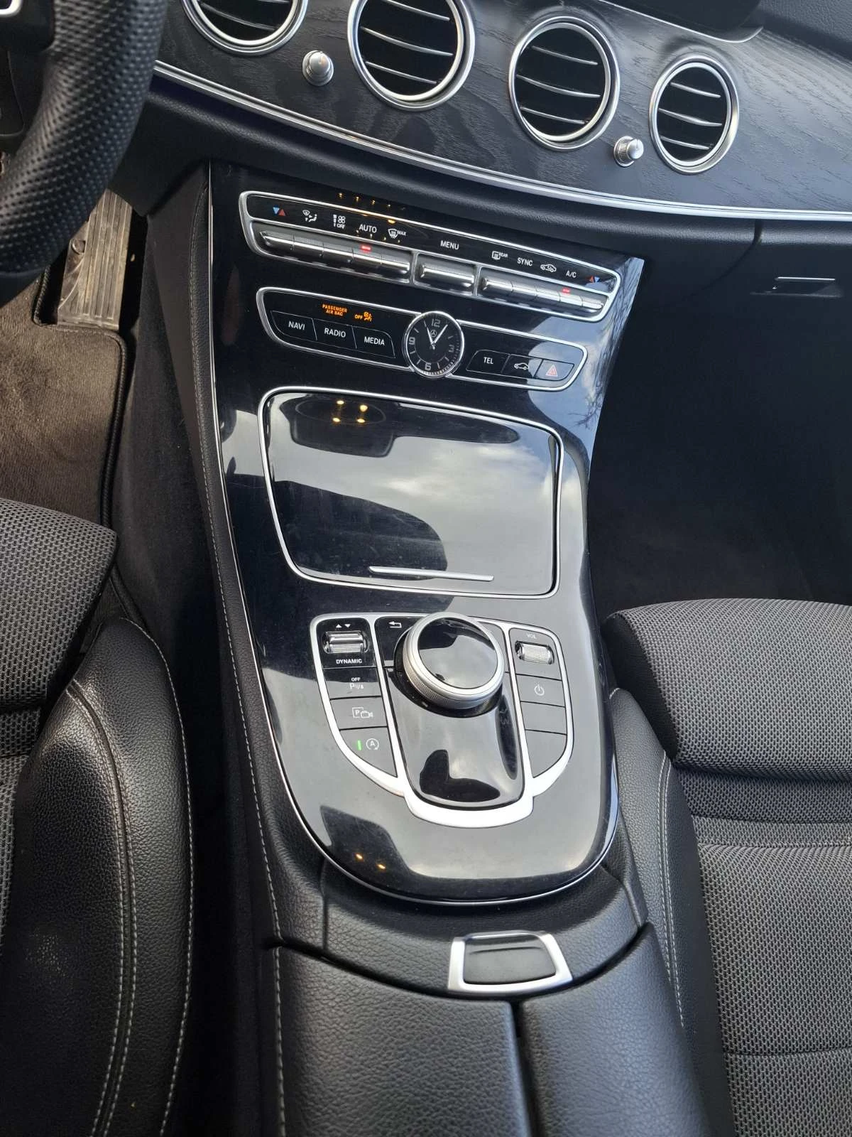 Mercedes-Benz E 220, снимка 12 - Автомобили и джипове - 55364215