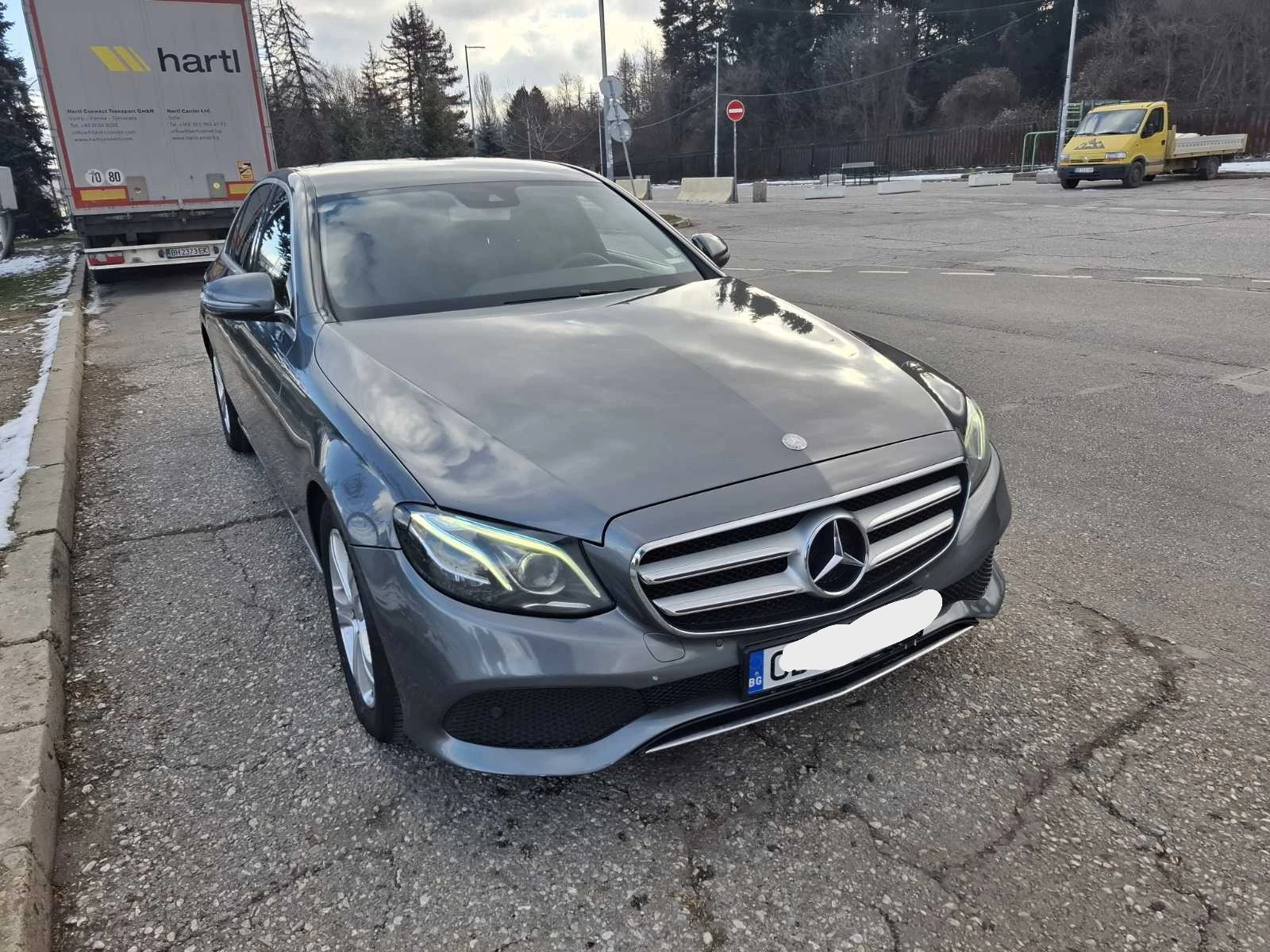 Mercedes-Benz E 220, снимка 2 - Автомобили и джипове - 55364215