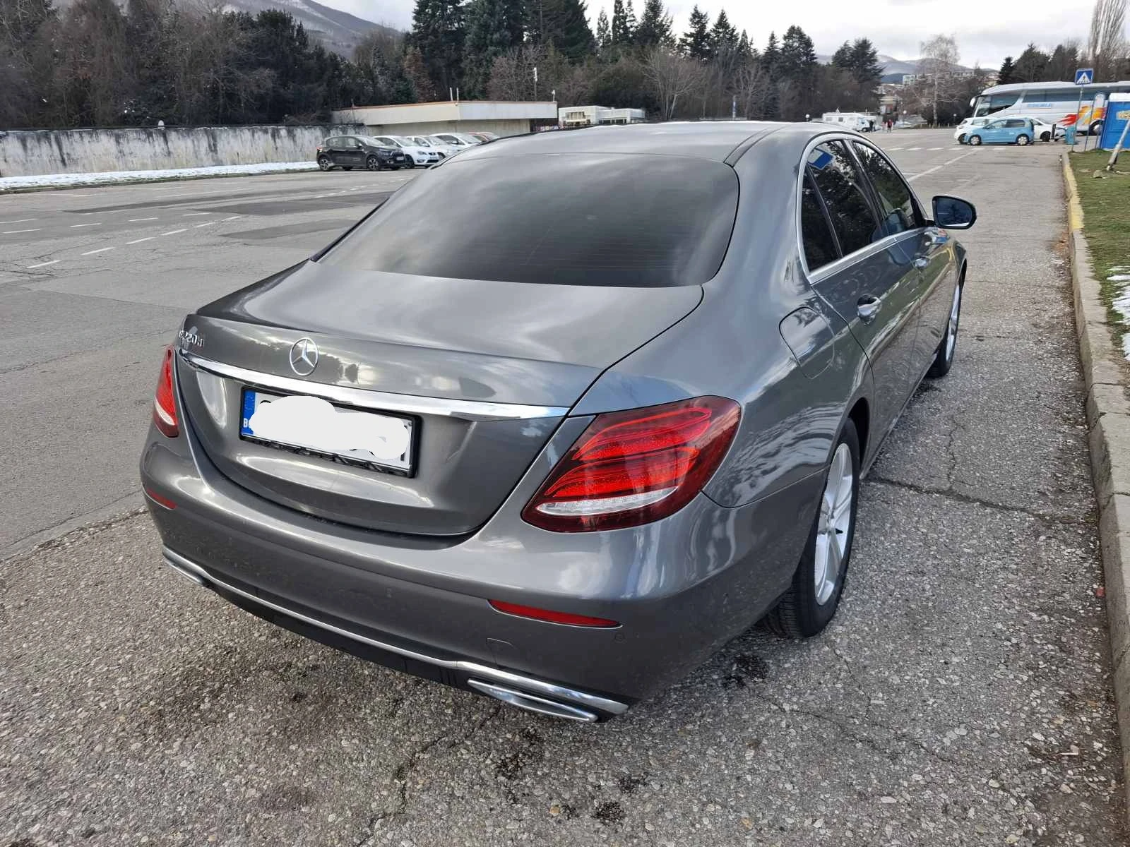 Mercedes-Benz E 220, снимка 3 - Автомобили и джипове - 55364215