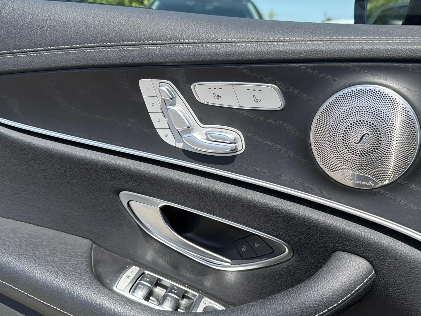 Mercedes-Benz E 350 ПАНО / ПРОГНОЗНА ЦЕНА до БГ, снимка 12 - Автомобили и джипове - 55578716