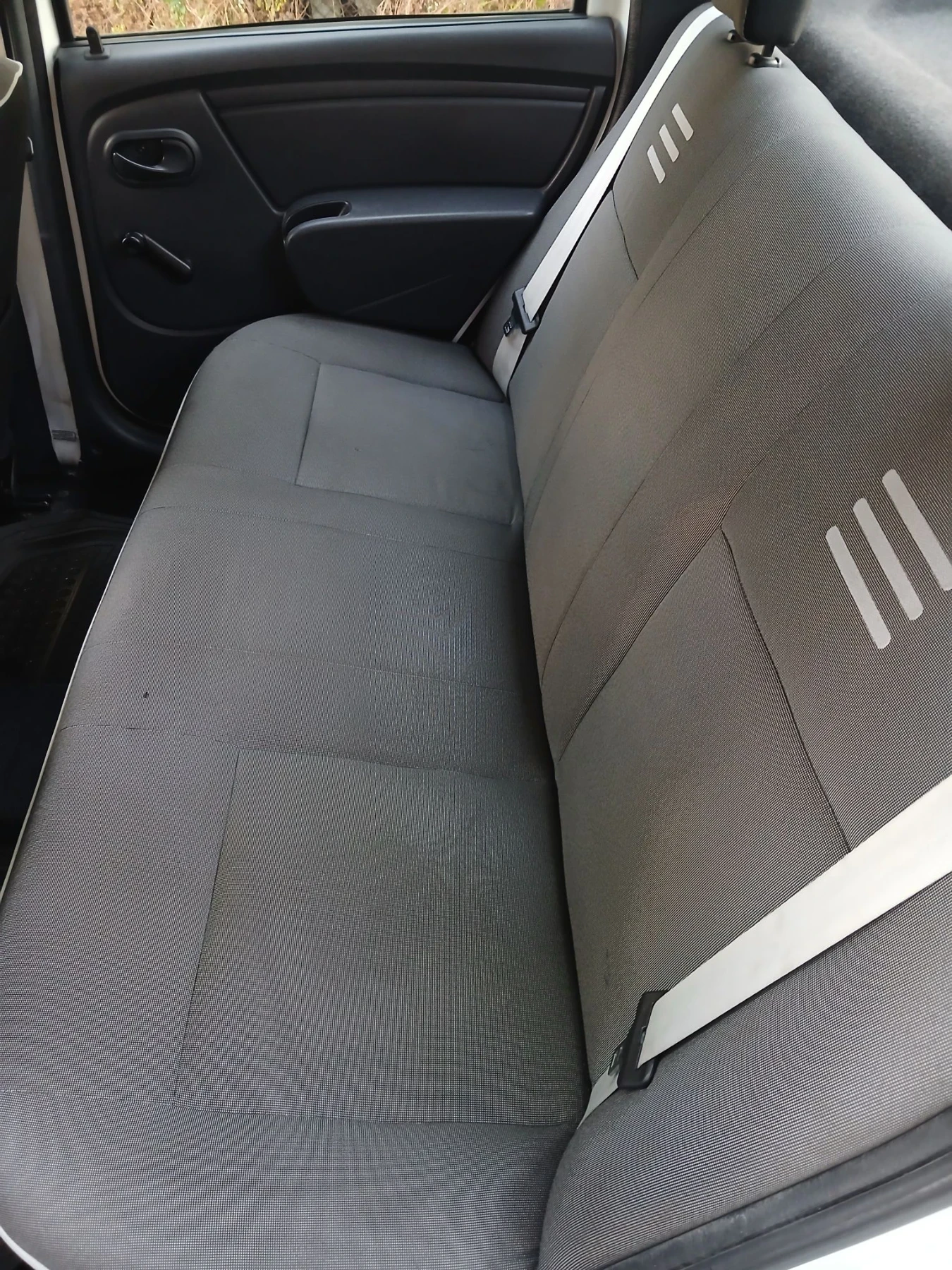 Dacia Logan, снимка 10 - Автомобили и джипове - 55667251