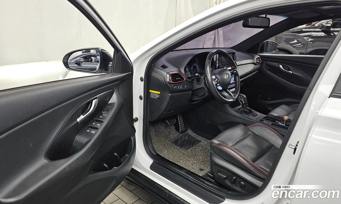 Hyundai I30 1.6 Turbo Sport, снимка 13 - Автомобили и джипове - 55965252