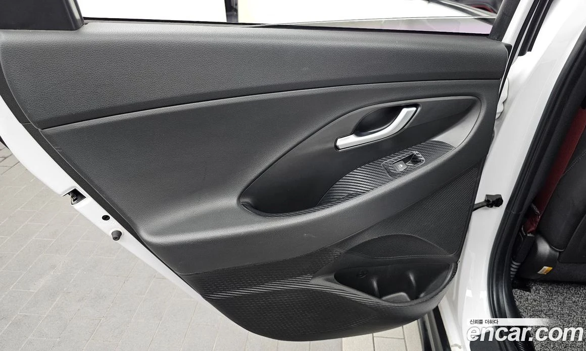 Hyundai I30 1.6 Turbo Sport, снимка 15 - Автомобили и джипове - 55965252